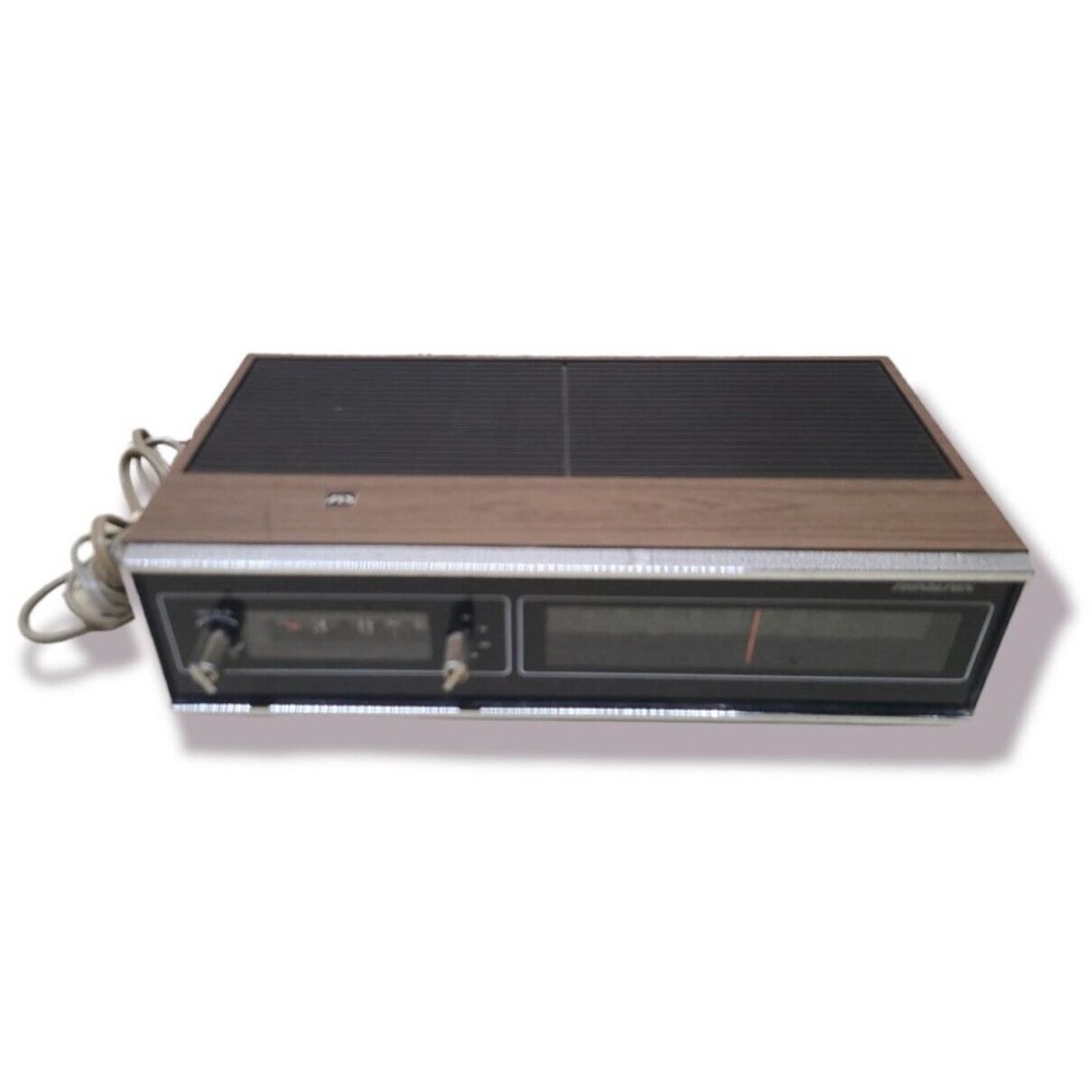 Vintage Soundesign 1975 Flip Clock AM/FM Radio Alarm #3472